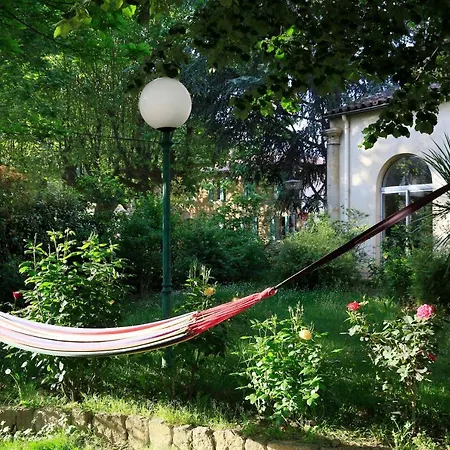 La Vie Est Belle Apartament *